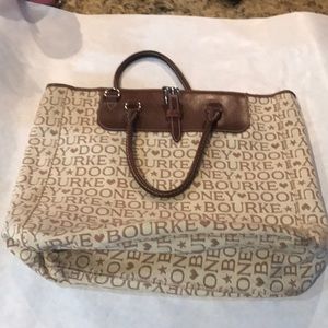 Dooney and Bourke tote purse